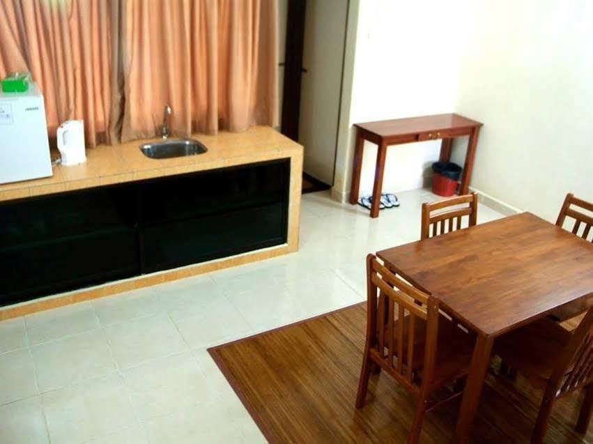 Putra Putri Lodge Kangar Extérieur photo